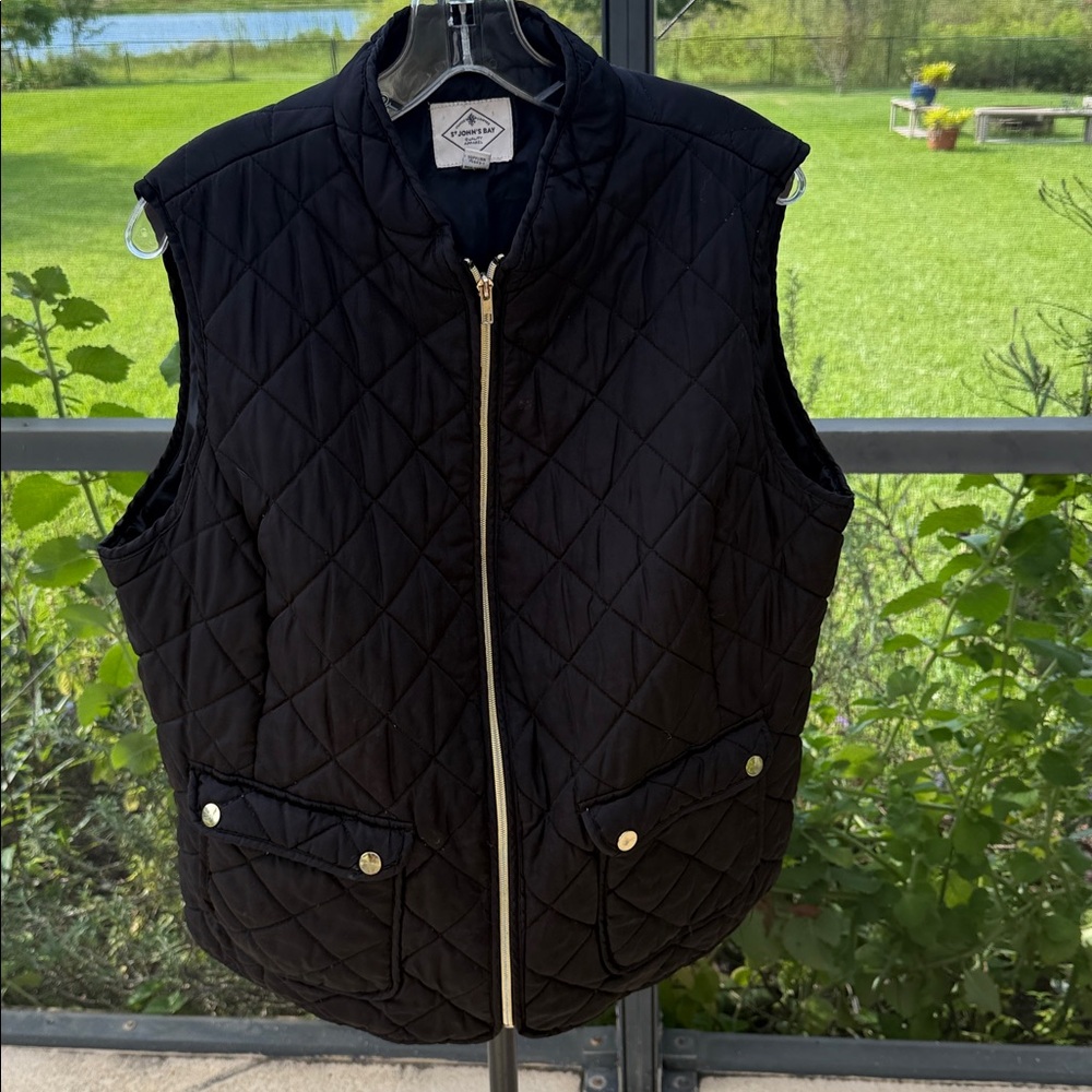 St. John Bay 1X black quilted vest with gold accents